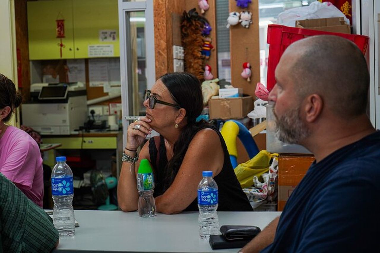 Il lato oscuro di Hong Kong - Tour a piedi delle case in gabbia di Kowloon — 9
