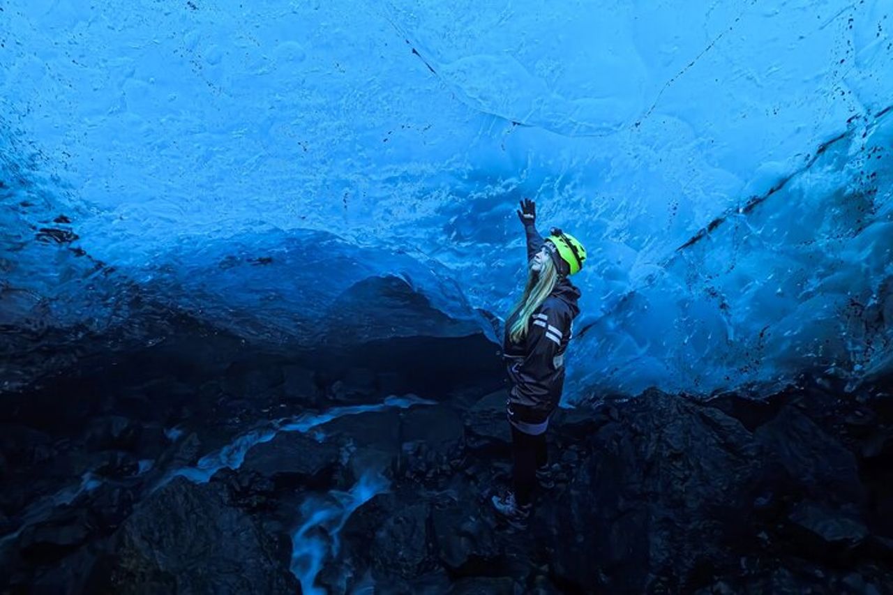 Escursione sul ghiacciaio Sólheimajökull con esplorazione delle grotte di ghiaccio — 3