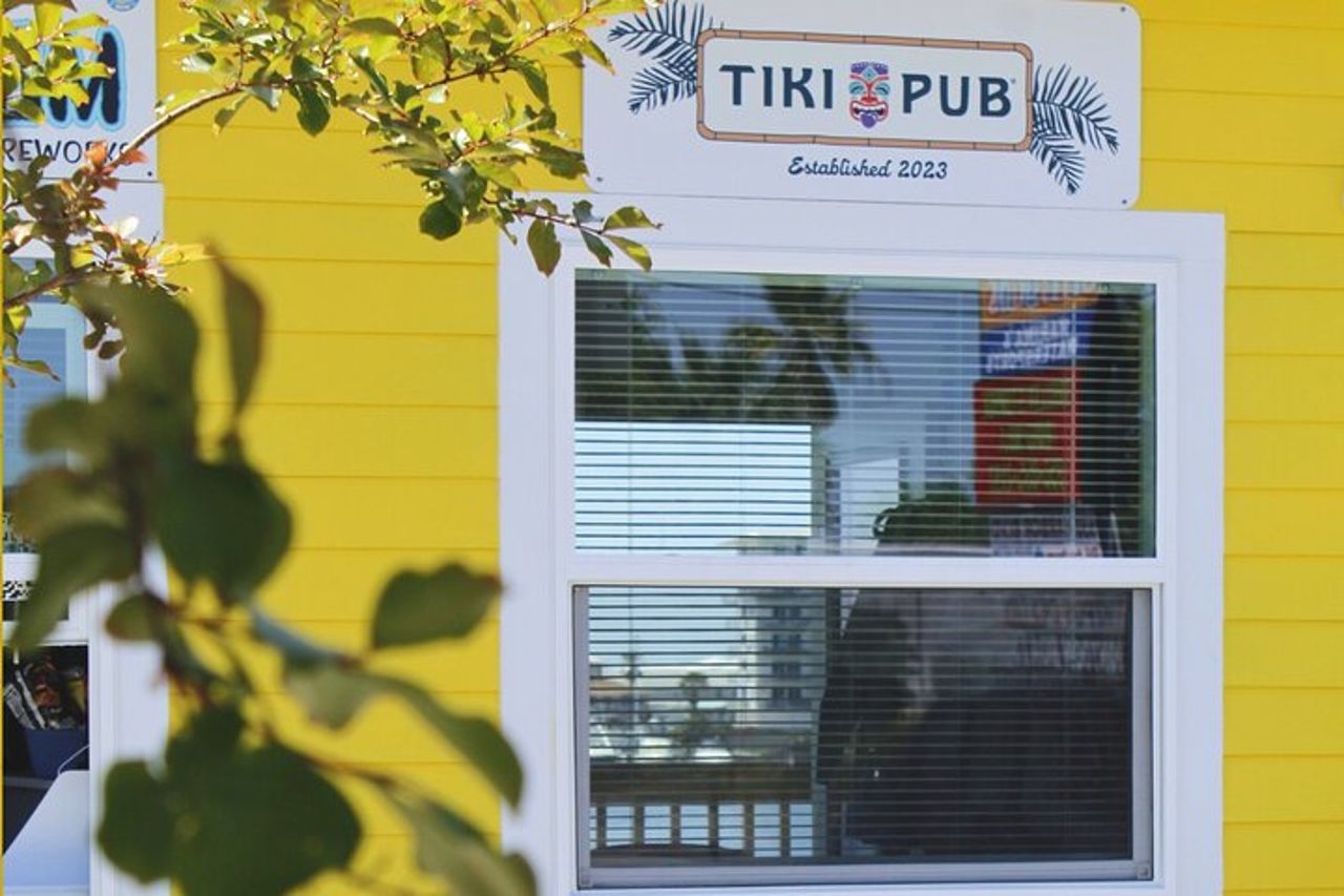 Crociera galleggiante al tramonto al Tiki Pub a Crab Island — 6