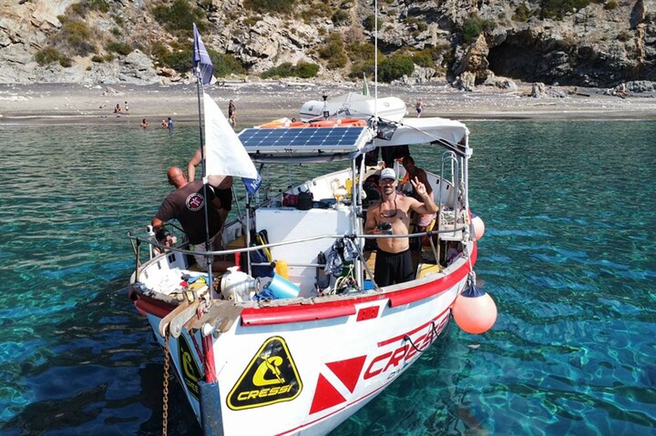 Tour in barca avventura dell'Isola d'Elba per piccoli gruppi e cena al tramonto — 9