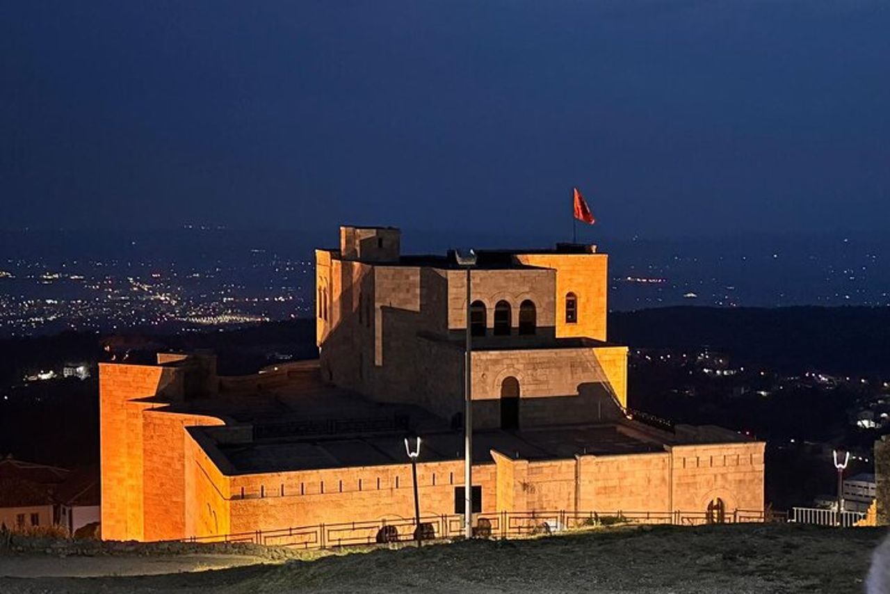 Kruja by Night : tour del castello e del bazar da Durazzo o Golem — 2