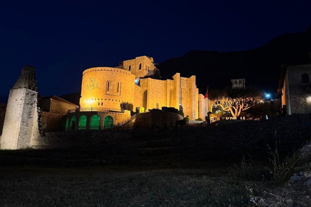 Kruja by Night : tour del castello e del bazar da Durazzo o Golem — 4