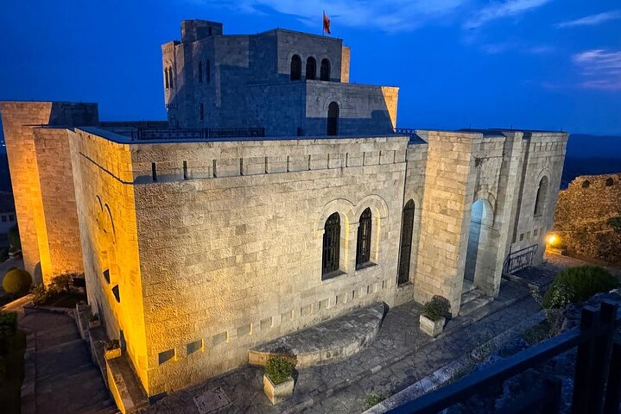 Kruja by Night : tour del castello e del bazar da Durazzo o Golem — 7