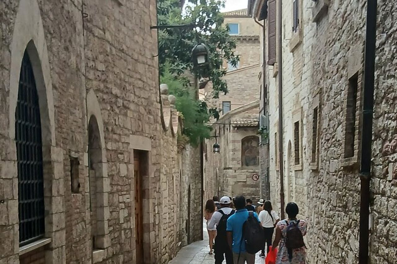 Tour guidato di un giorno ad Assisi e Orvieto da Roma con pranzo — 6