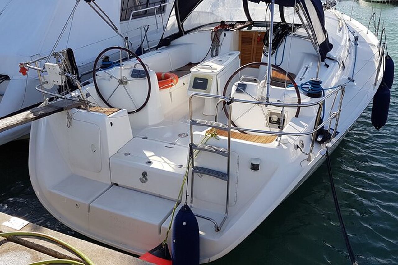 Da San Teodoro a vela per Tavolara e Molara con brunch e pranzo — 3