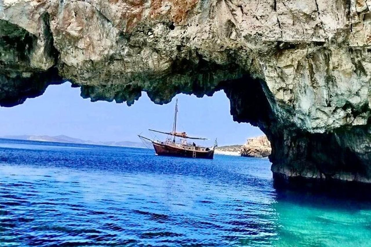 Una gita in barca alle grotte dei pirati — 6