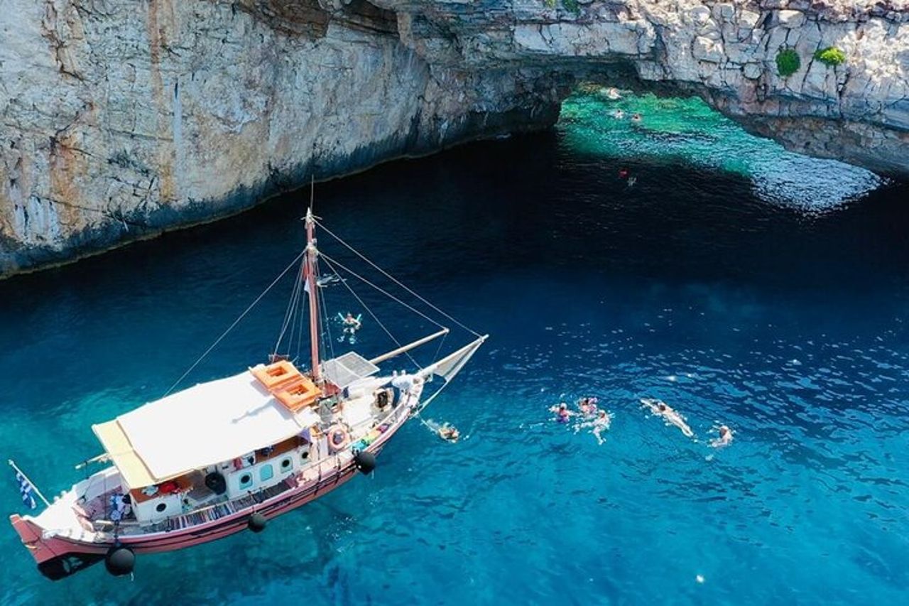 Una gita in barca alle grotte dei pirati — 7