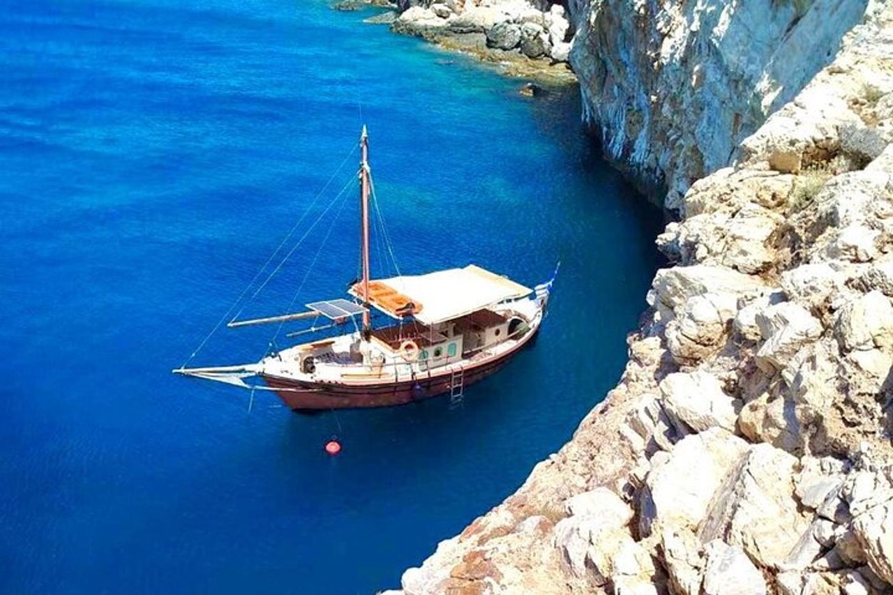 Una gita in barca alle grotte dei pirati — 8