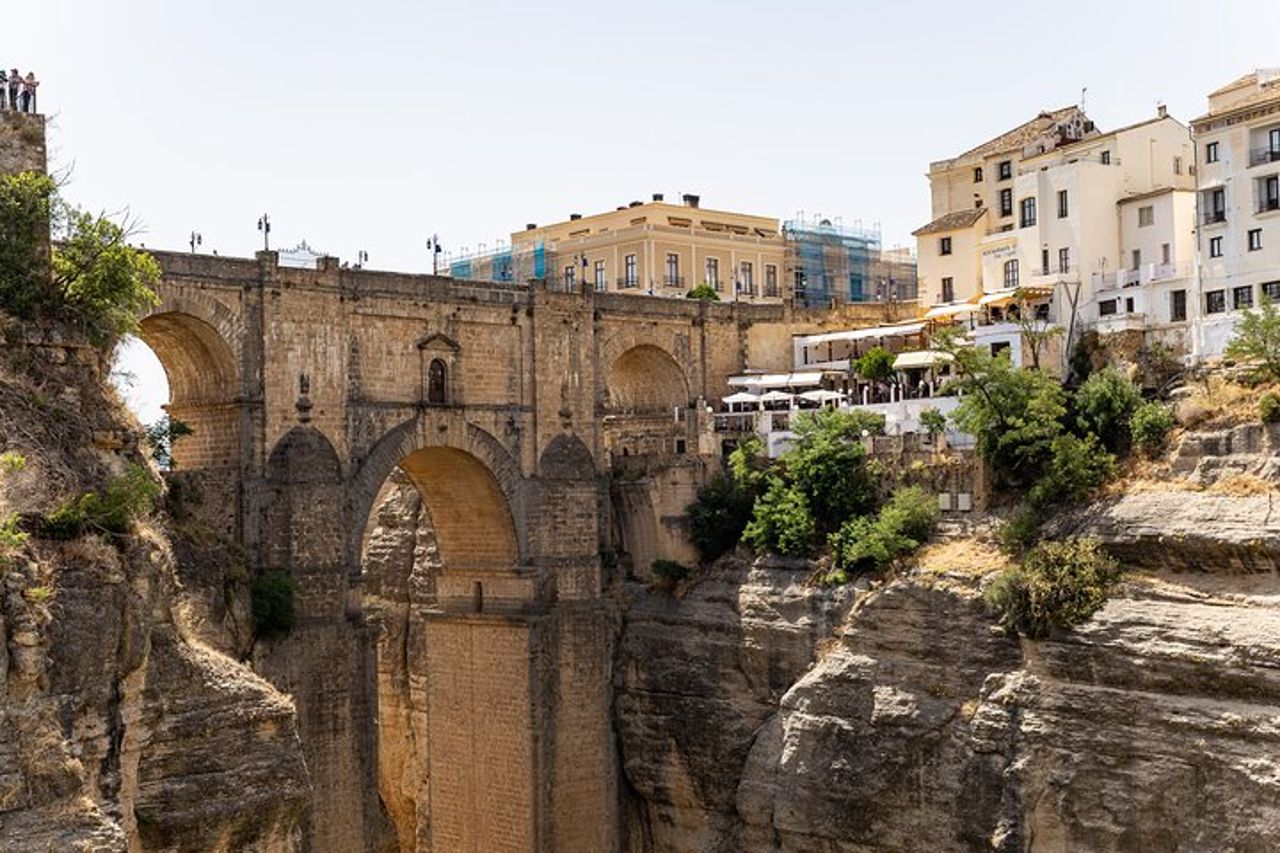 Ronda & Setenil de las Bodegas, terra di contrasti/Semiprivata