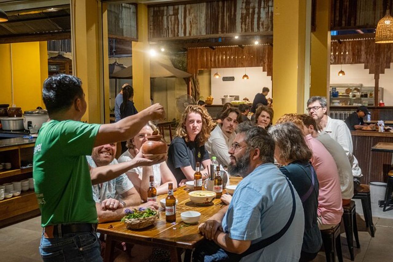 Phnom Penh Evening Food Tour - Inclusive 5 tappe Degustazioni locali