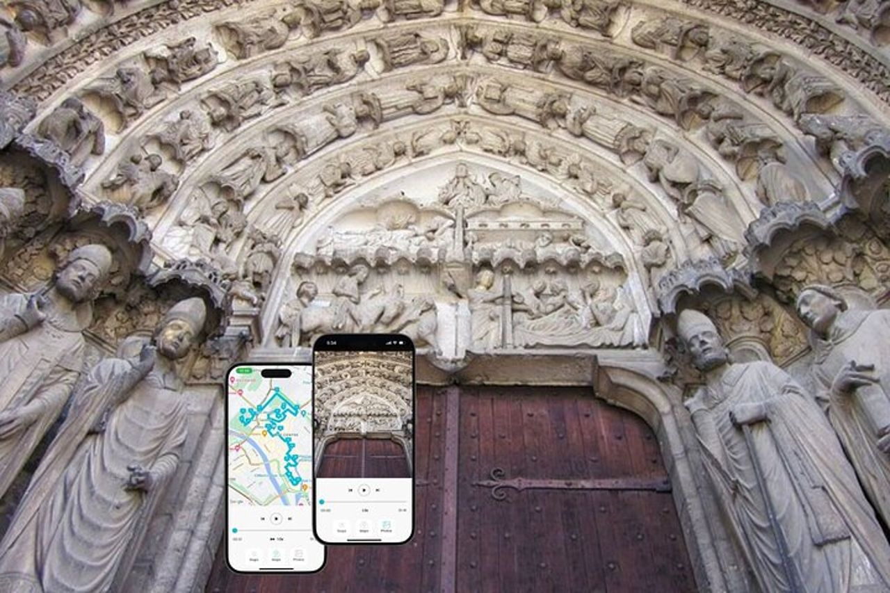 Passeggiata Chartres di Chiese Cattedrali ed Eroi della Guerra Mondiale con App