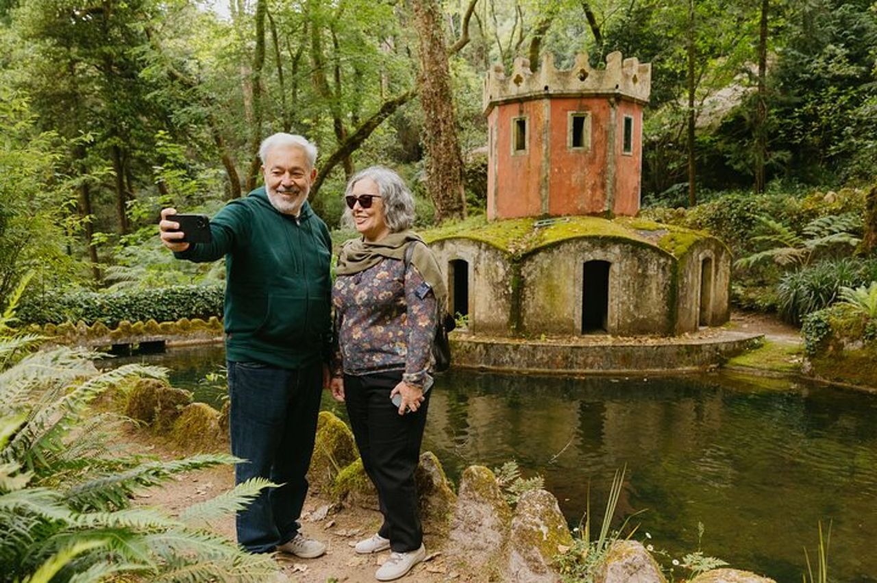 Piccoli gruppi Sintra, Pena, Regaleira e Cascais con biglietti — 4