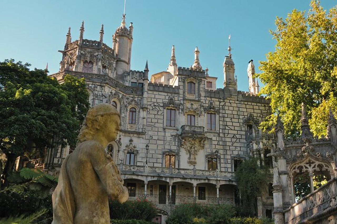 Piccoli gruppi Sintra, Pena, Regaleira e Cascais con biglietti — 7