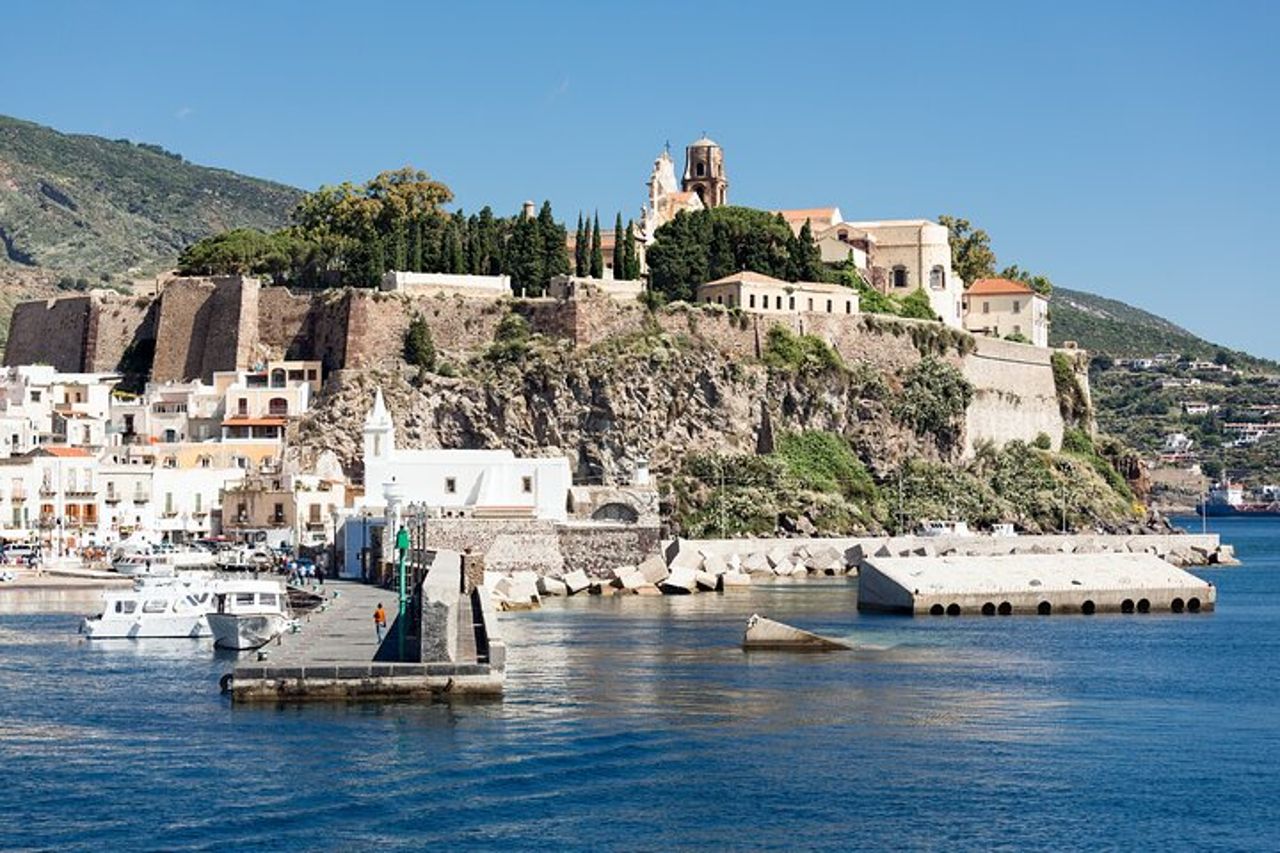 Tour privato a terra : Lipari & Salina Island Escape — 6