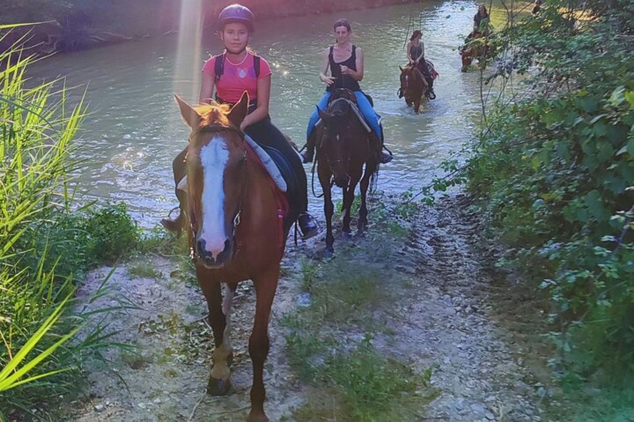 Passeggiata a cavallo di 2 ore nella Riserva Naturale del Furlo a Urbino — 7