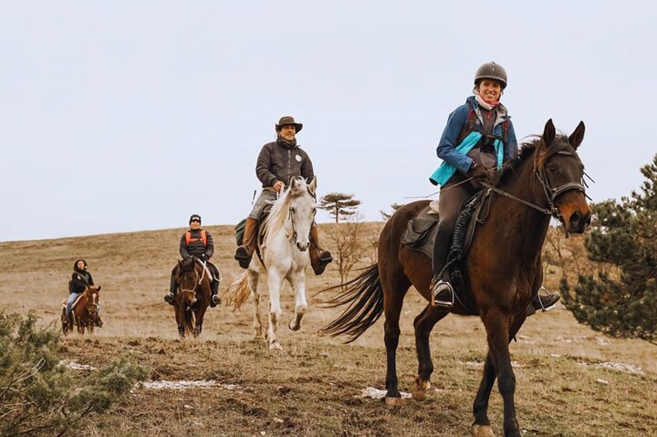 Passeggiata a cavallo di 2 ore nella Riserva Naturale del Furlo a Urbino — 9