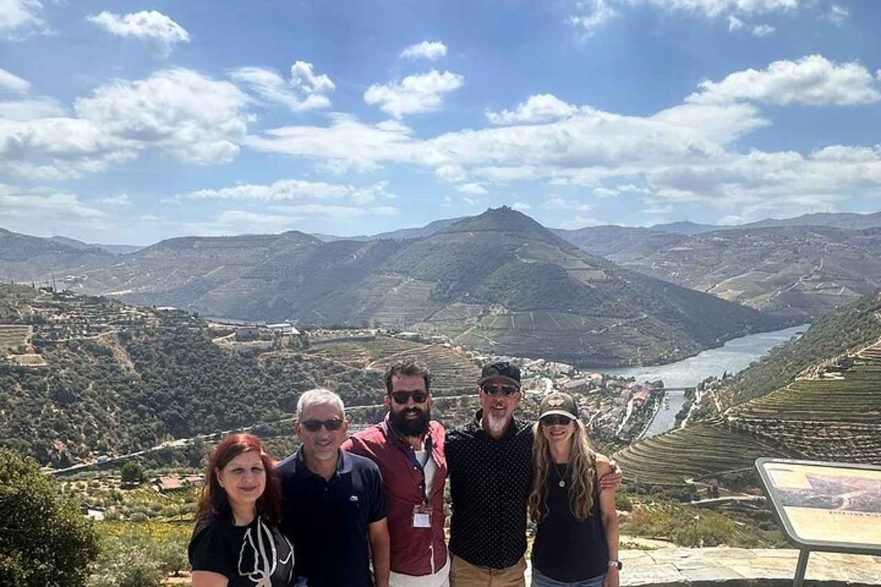 Tour premium per piccoli gruppi della Valle del Douro, degustazione di vini, pranzo e barca — 8