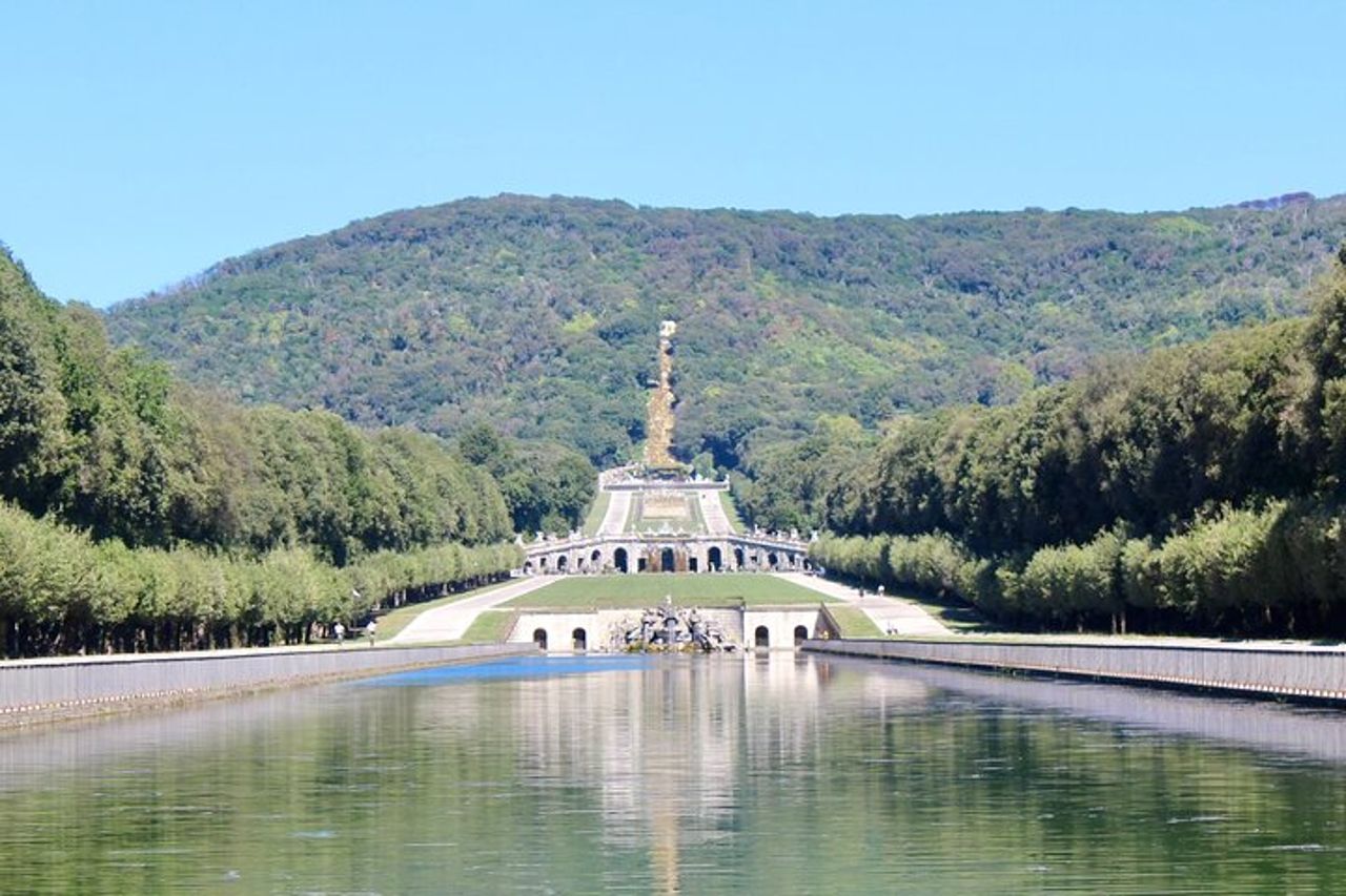 Tour privato della Reggia di Caserta da Napoli con Guida, Autista — 5