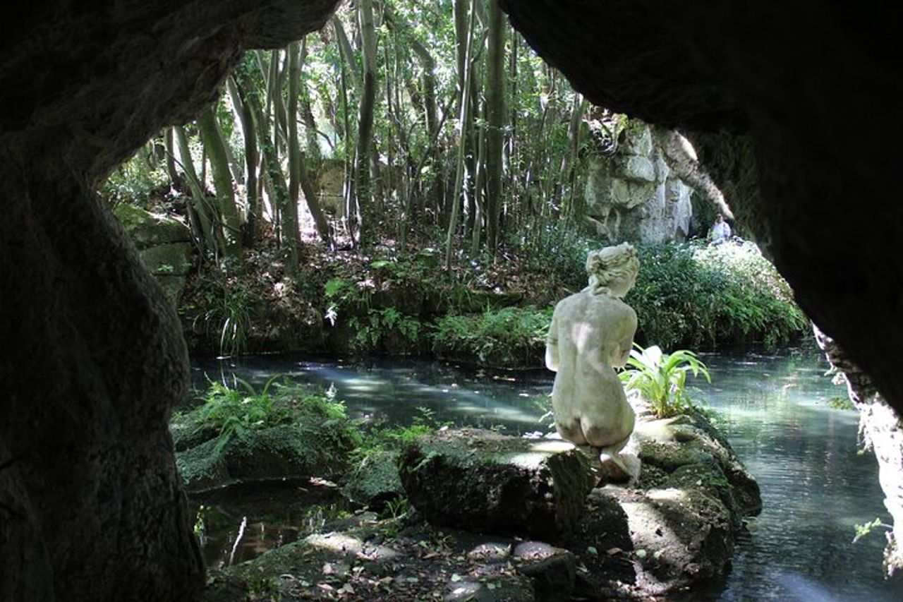 Tour privato della Reggia di Caserta da Napoli con Guida, Autista — 8