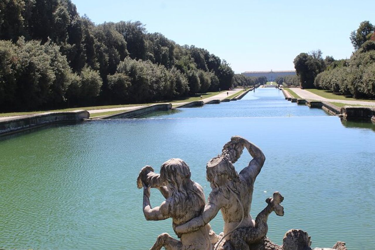 Tour privato della Reggia di Caserta da Napoli con Guida, Autista — 9