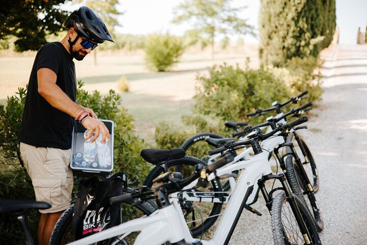 Cortona - eBike tour e degustazione di vini in Valdichiana [+40€] — 3