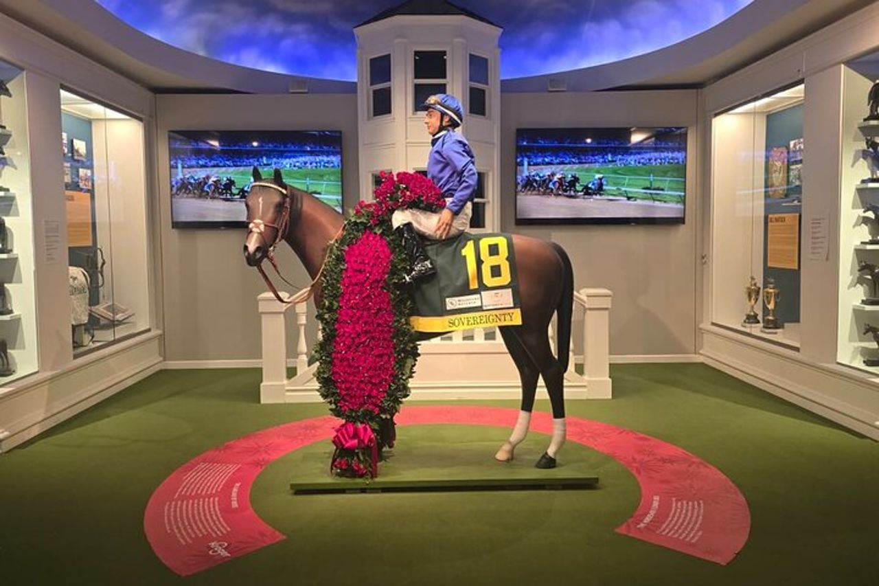 Passeggiate a cavallo B&C, Keeneland o Churchill Down Racetrack. — 5