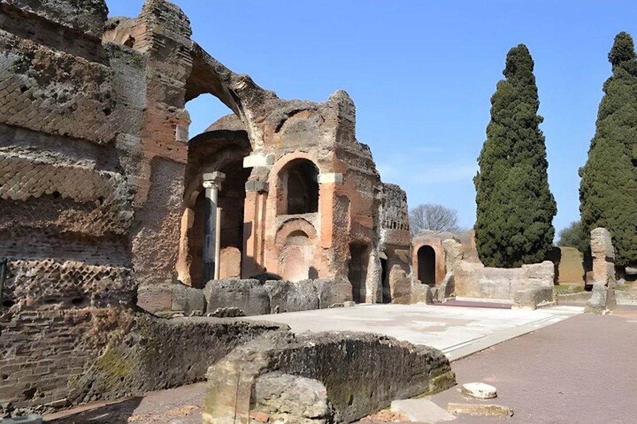 Tour di mezza giornata a Tivoli in villa Adriana o villa d'Este — 4
