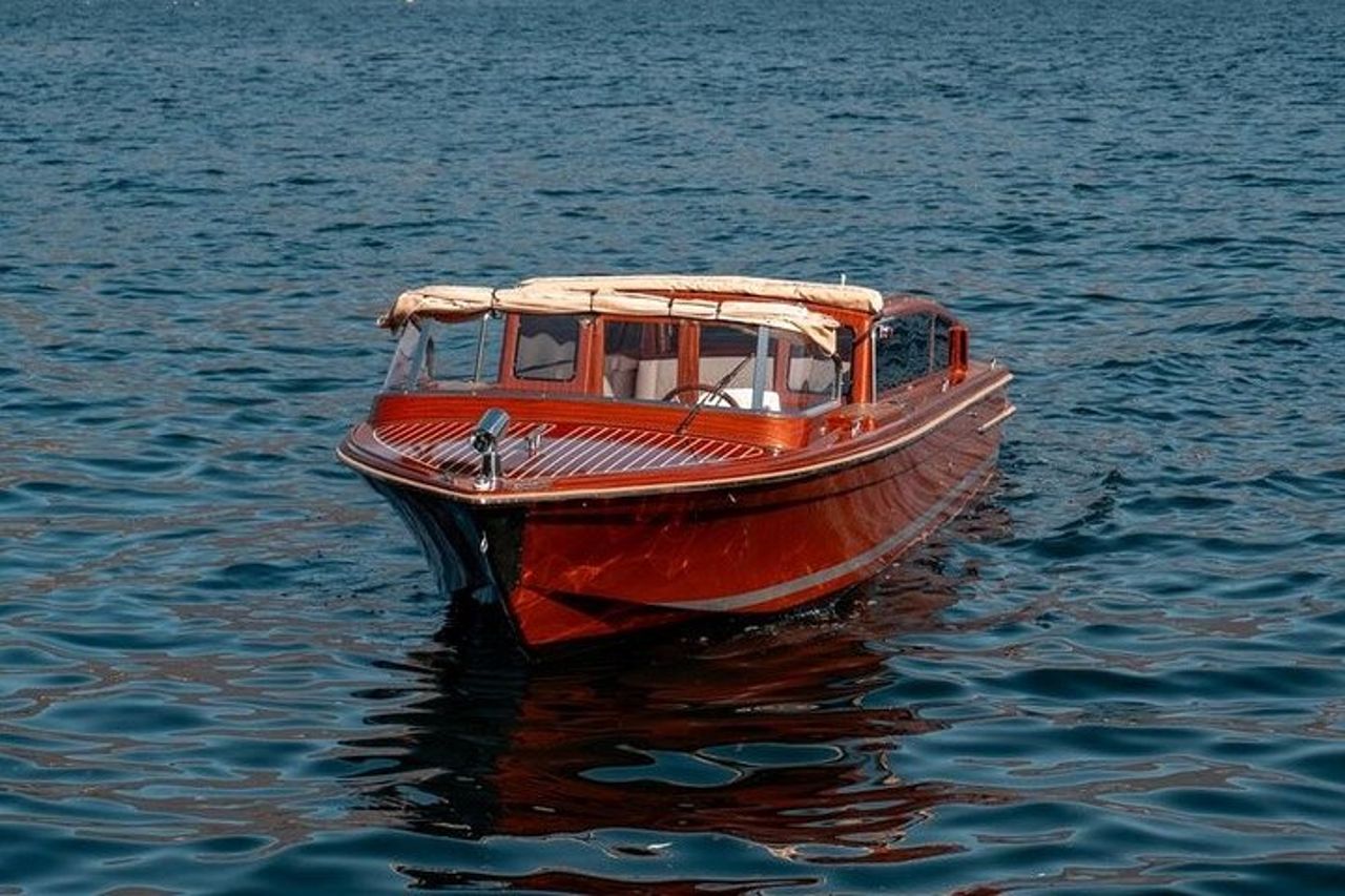 Lago di Como: tour in barca su una barca di lusso classica in legno — 6