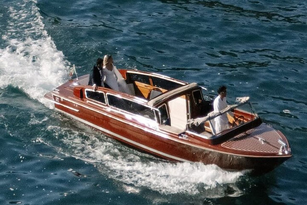 Lago di Como: tour in barca su una barca di lusso classica in legno — 5