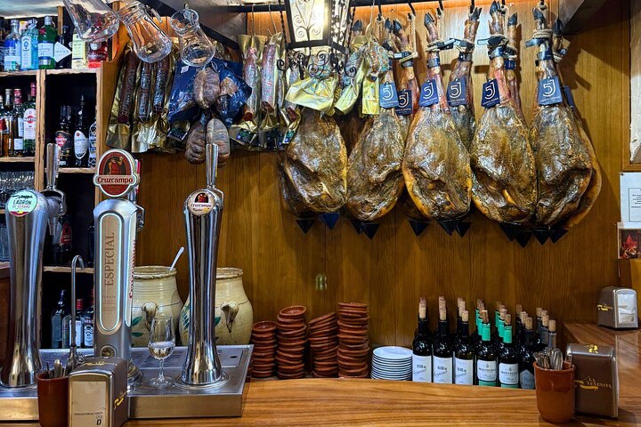 Città vecchia di Marbella: autentico tour gastronomico di tapas con guida locale — 8