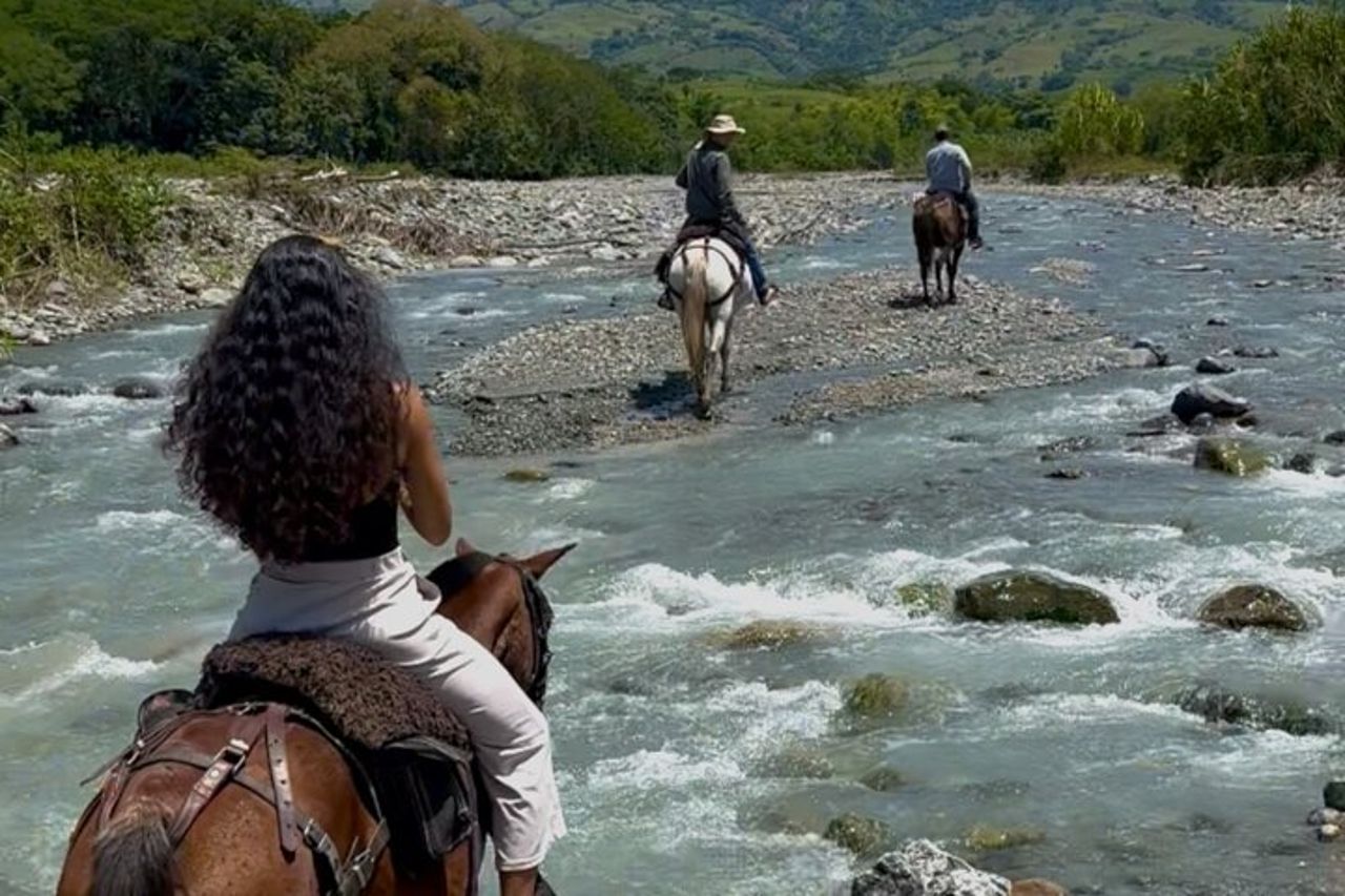 Autentico giro a cavallo colombiano — 6
