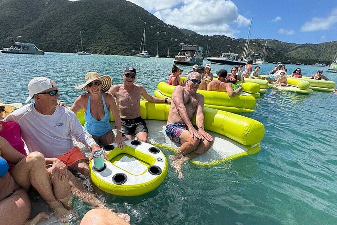 Escursione di un giorno a vela e snorkeling da St Thomas — 6