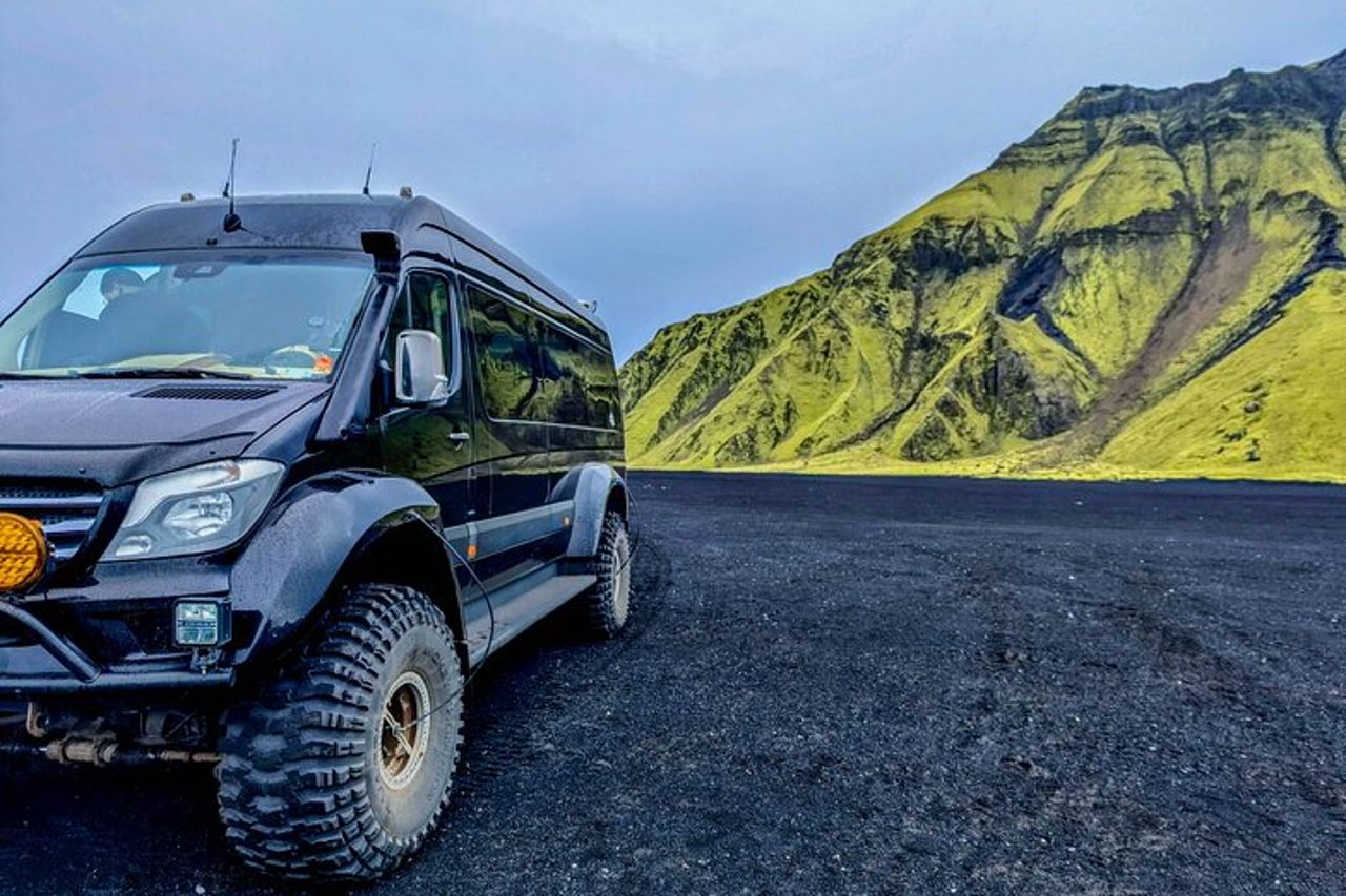 Tour della grotta di ghiaccio di Katla da Vik Avventura guidata per piccoli gruppi — 3