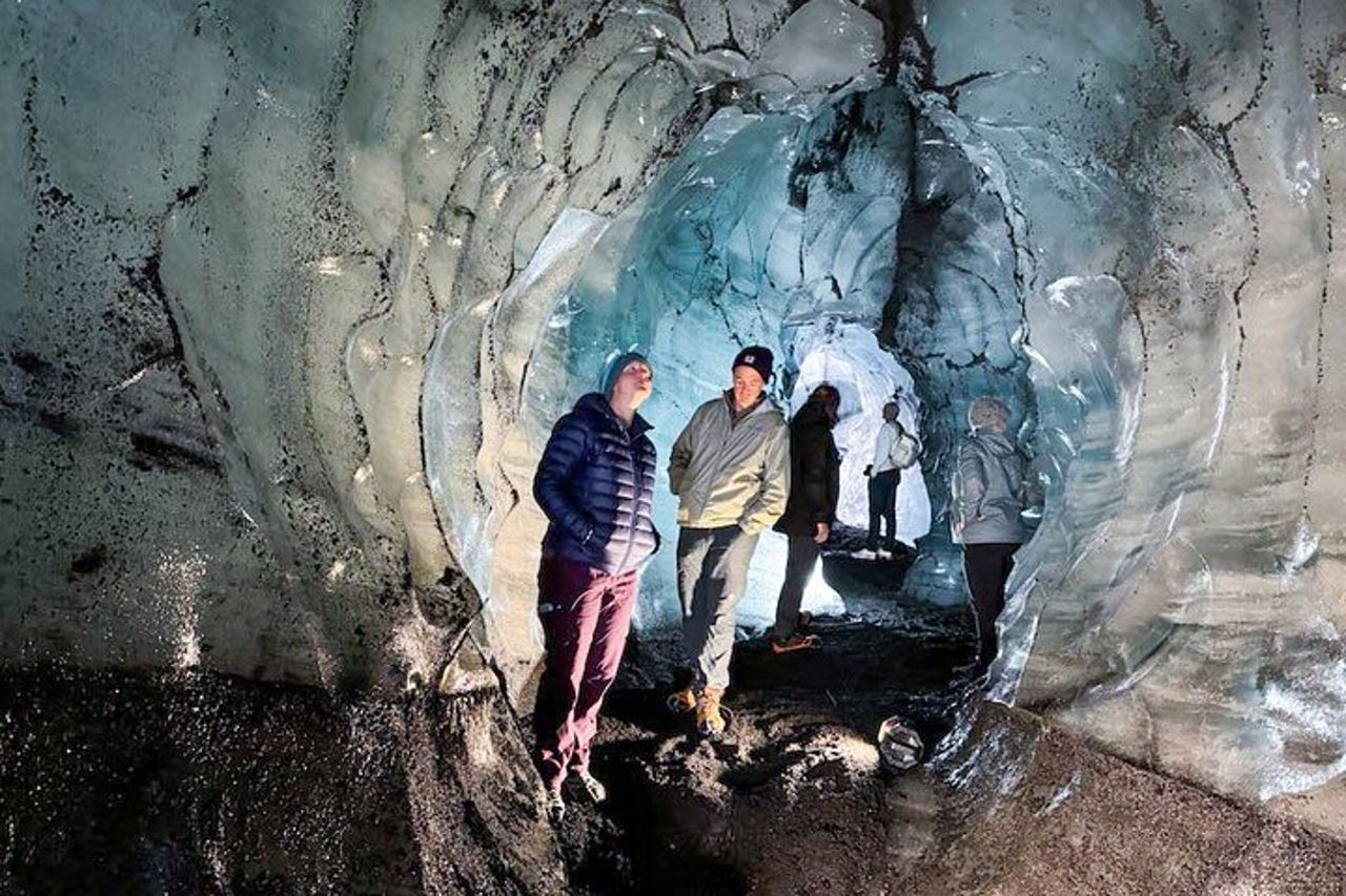 Tour della grotta di ghiaccio di Katla da Vik Avventura guidata per piccoli gruppi — 5