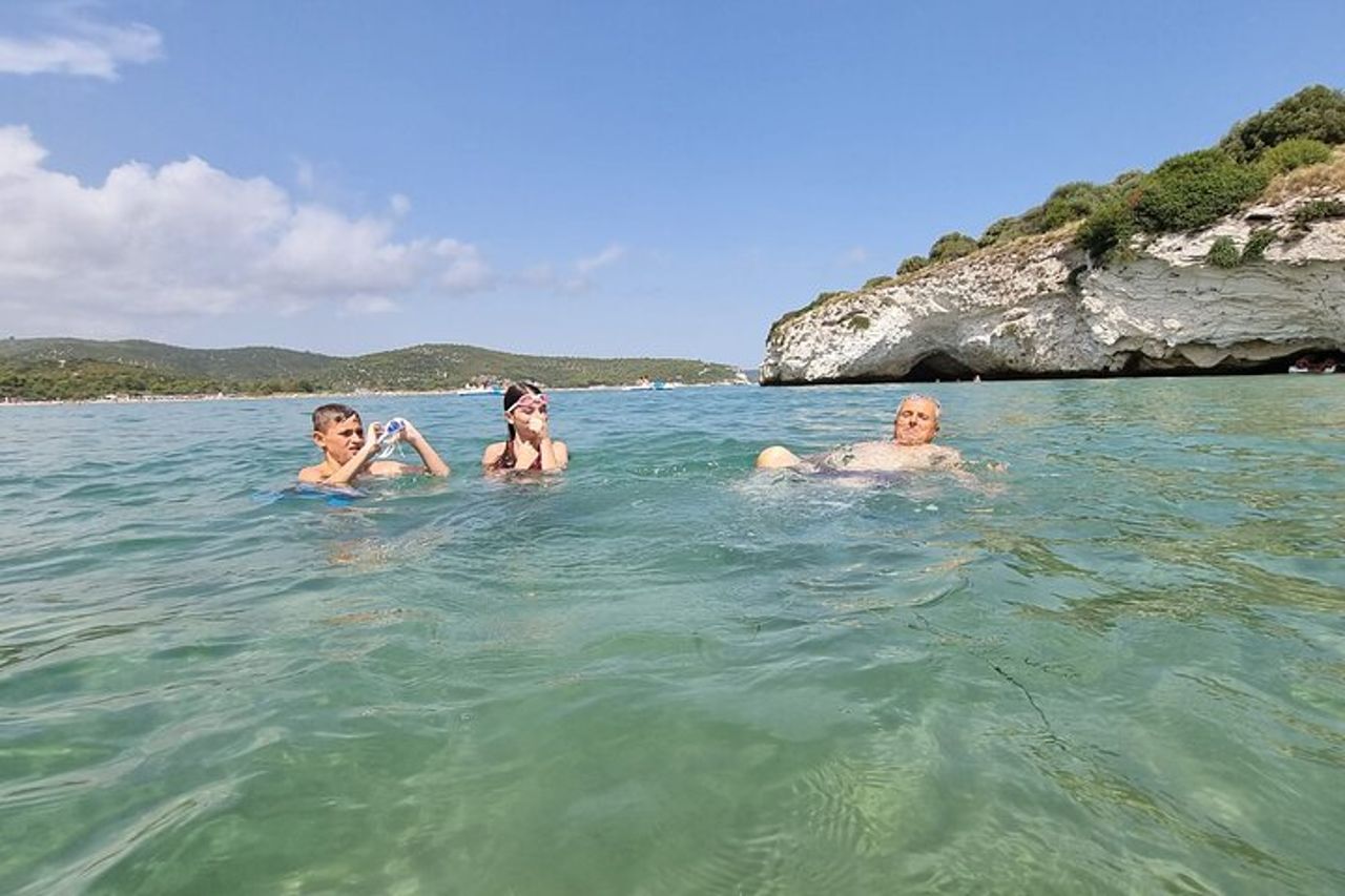 Tour in barca a Vieste condivisa con sosta bagno — 5