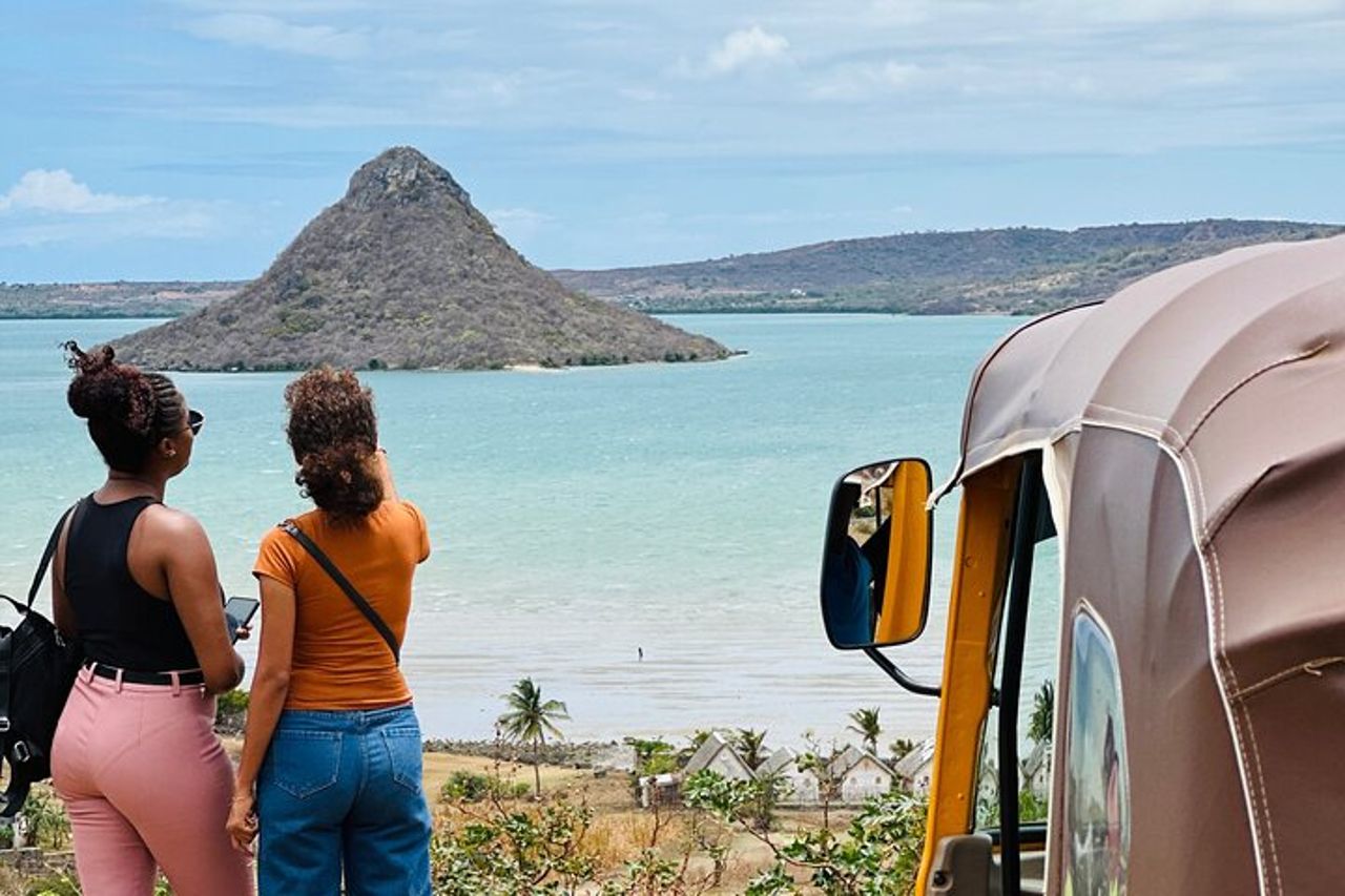 Tour della città in tuk-tuk ad Antsiranana Diego Suarez Baobab e shopping — 4