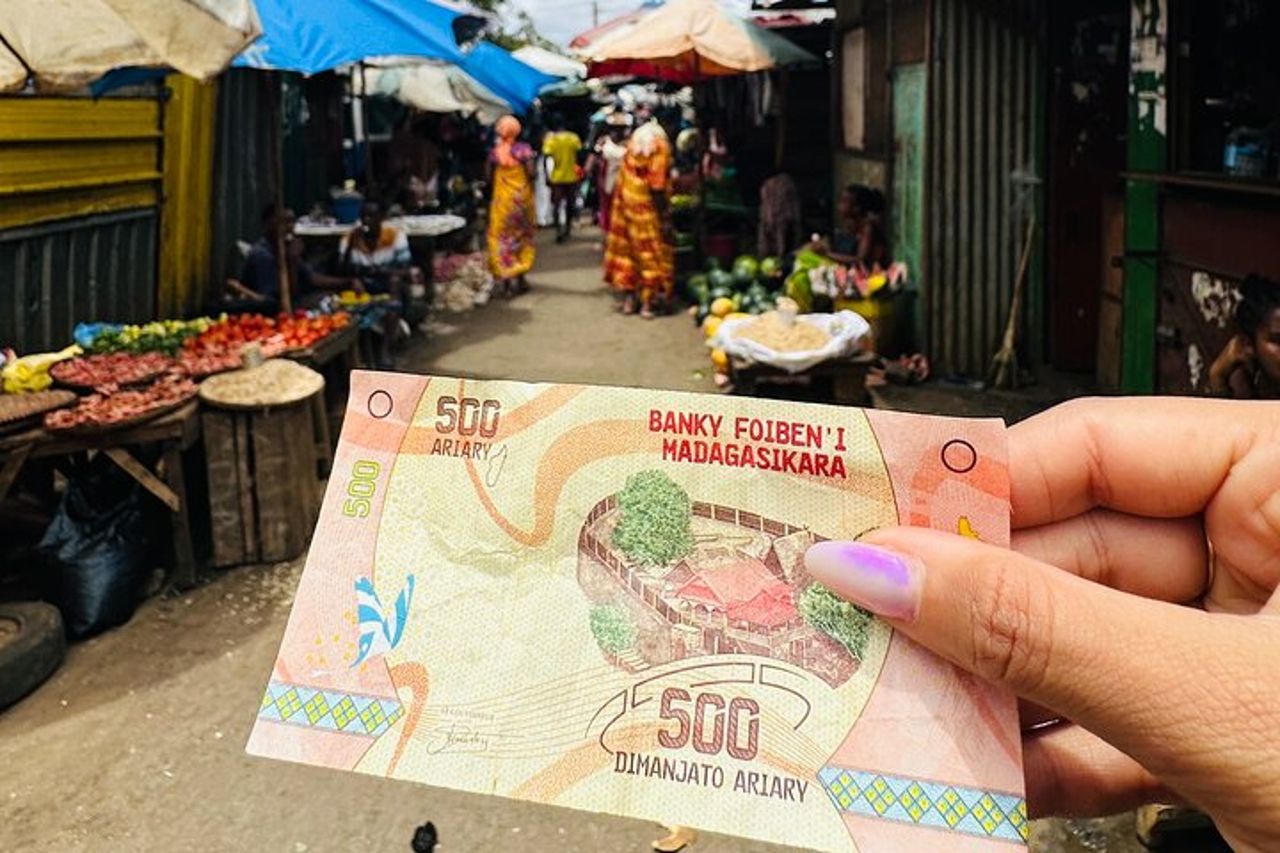 Tour della città in tuk-tuk ad Antsiranana Diego Suarez Baobab e shopping — 7