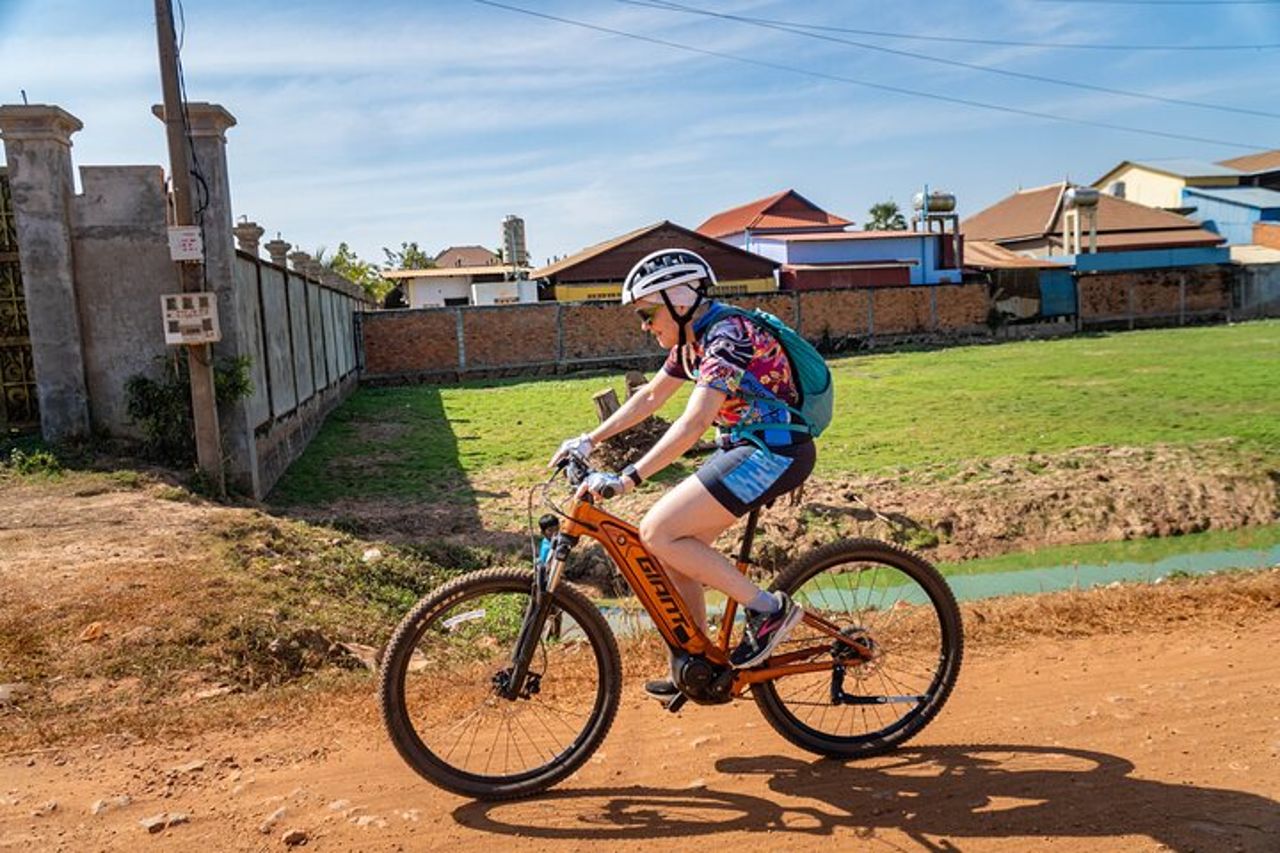 Phnom Penh Silk Island Bike Tour / E-Bike o Tuk Tuk — 2