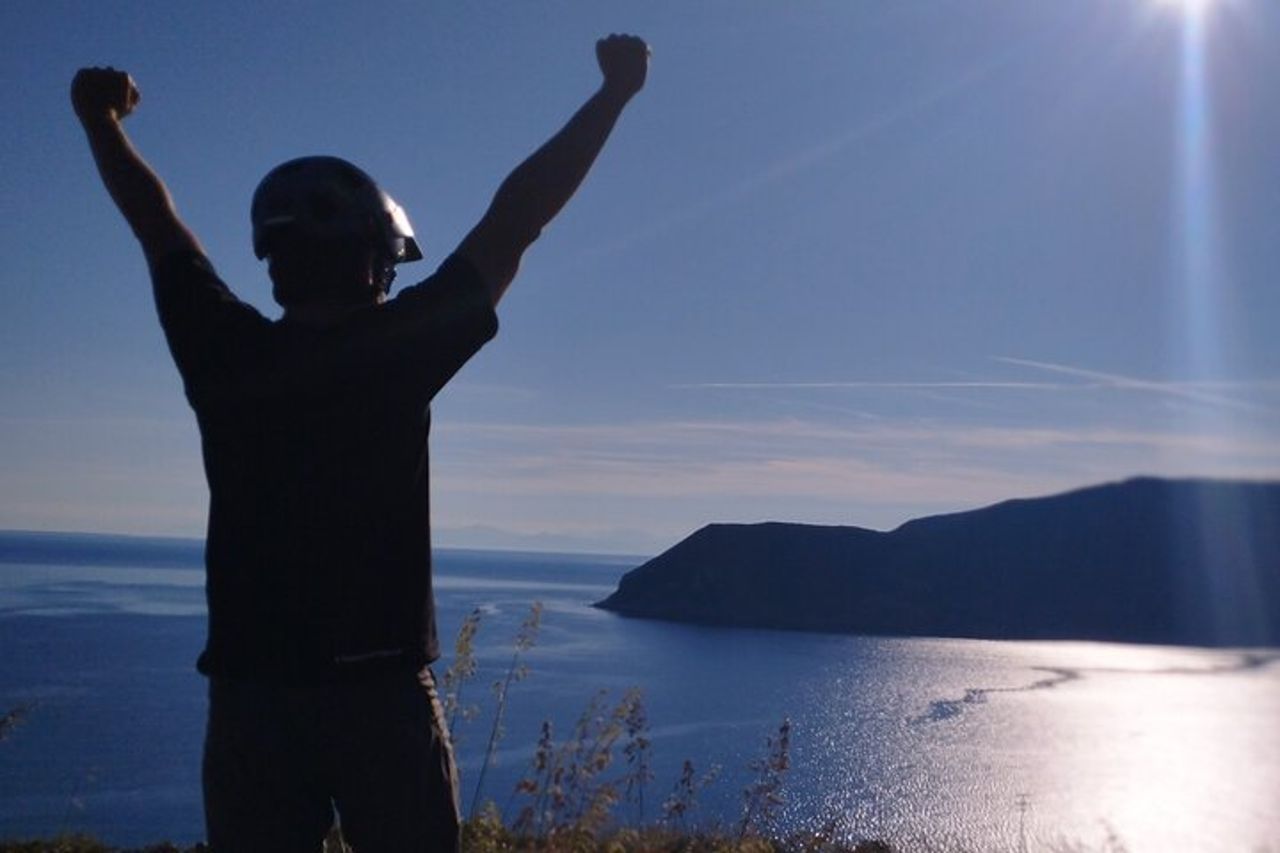 1 Ora E-bike Tour al Tramonto a Lacona adatto a Famiglie — 9
