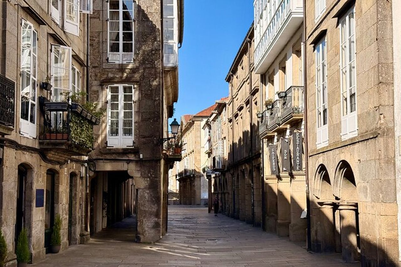 Tour storico a piedi di Santiago de Compostela in piccoli gruppi — 7