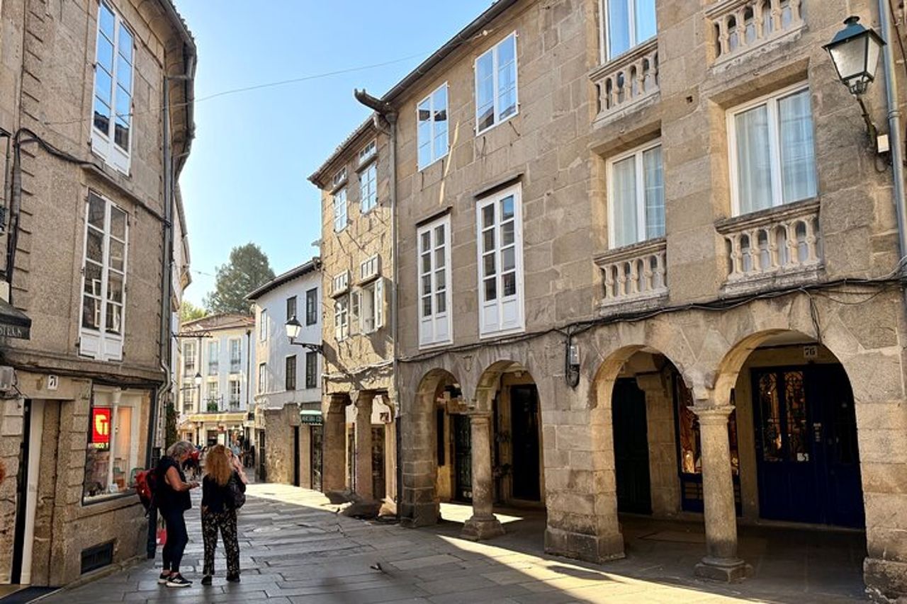Tour storico a piedi di Santiago de Compostela in piccoli gruppi — 3