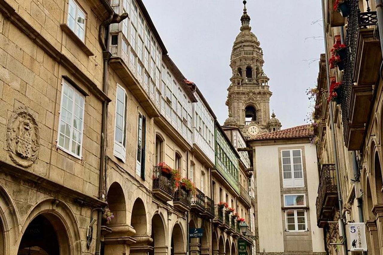 Tour storico a piedi di Santiago de Compostela in piccoli gruppi — 8