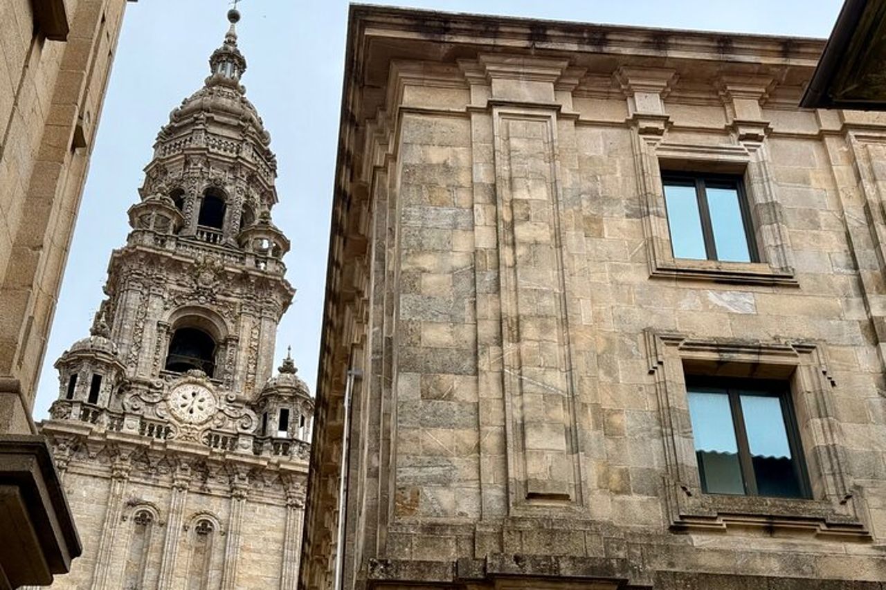 Tour storico a piedi di Santiago de Compostela in piccoli gruppi — 9