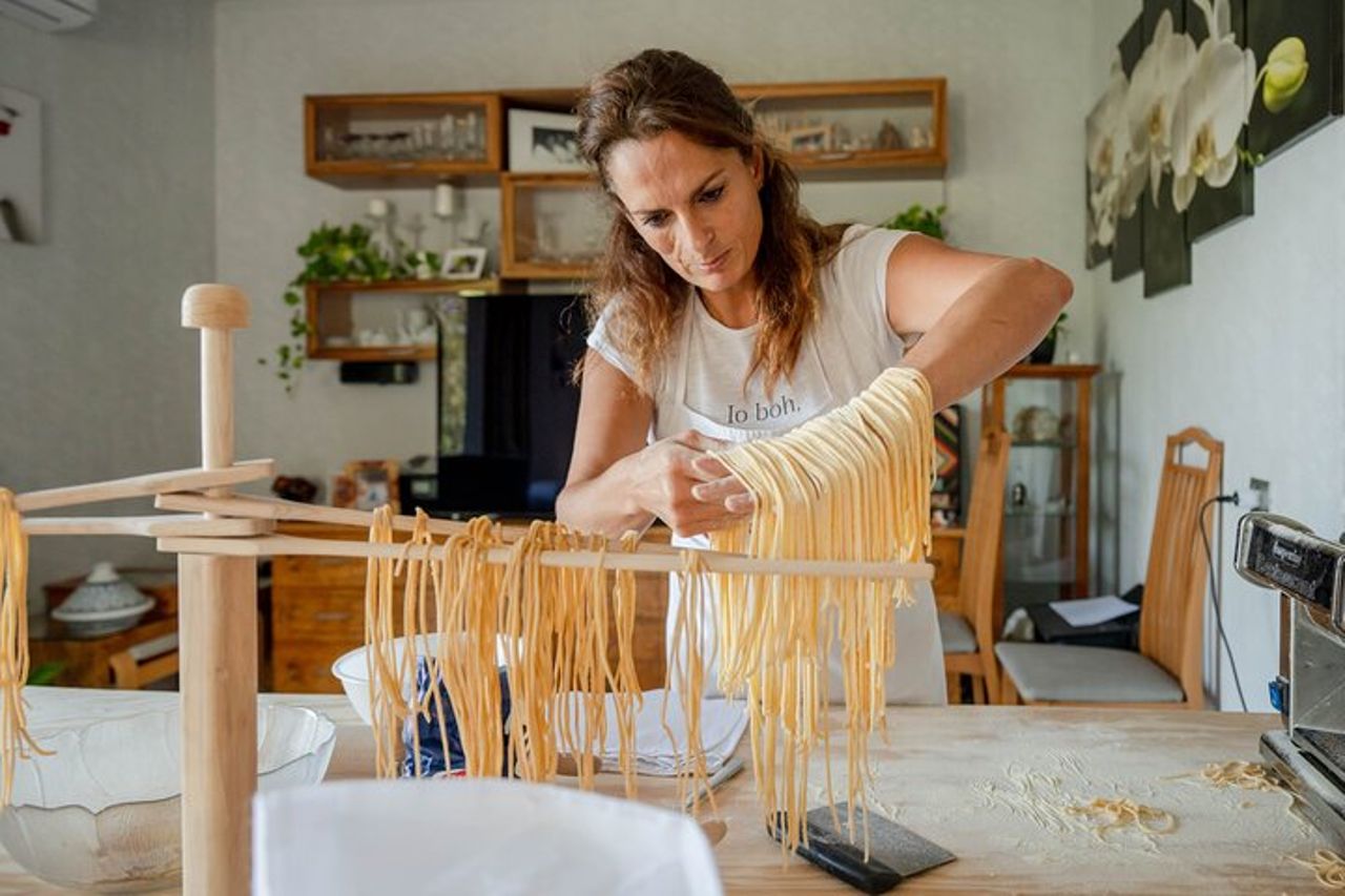 Autentica Pasta Making Class presso Local Home vicino Torino — 4