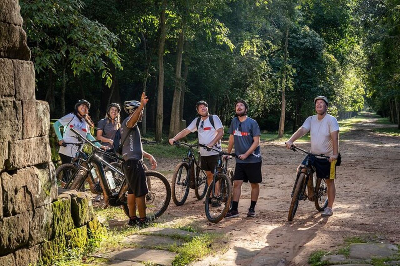Siem Reap : tour in bicicletta all'alba di Angkor Wat e colazione nella giungla — 6