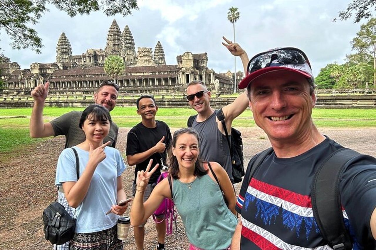 Siem Reap : tour in bicicletta all'alba di Angkor Wat e colazione nella giungla — 7