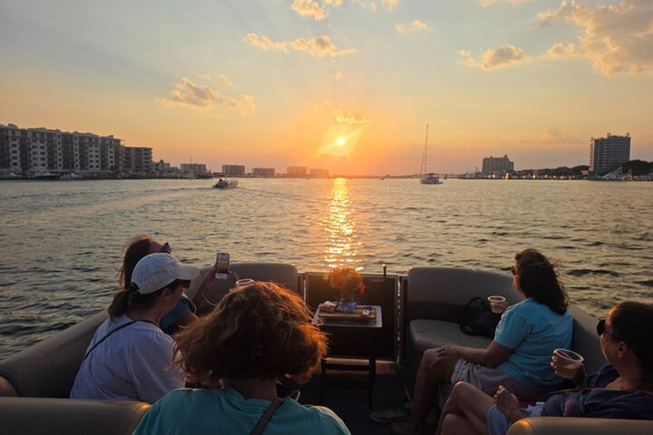 Crociera al tramonto nel porto e nella baia di Destin — 5