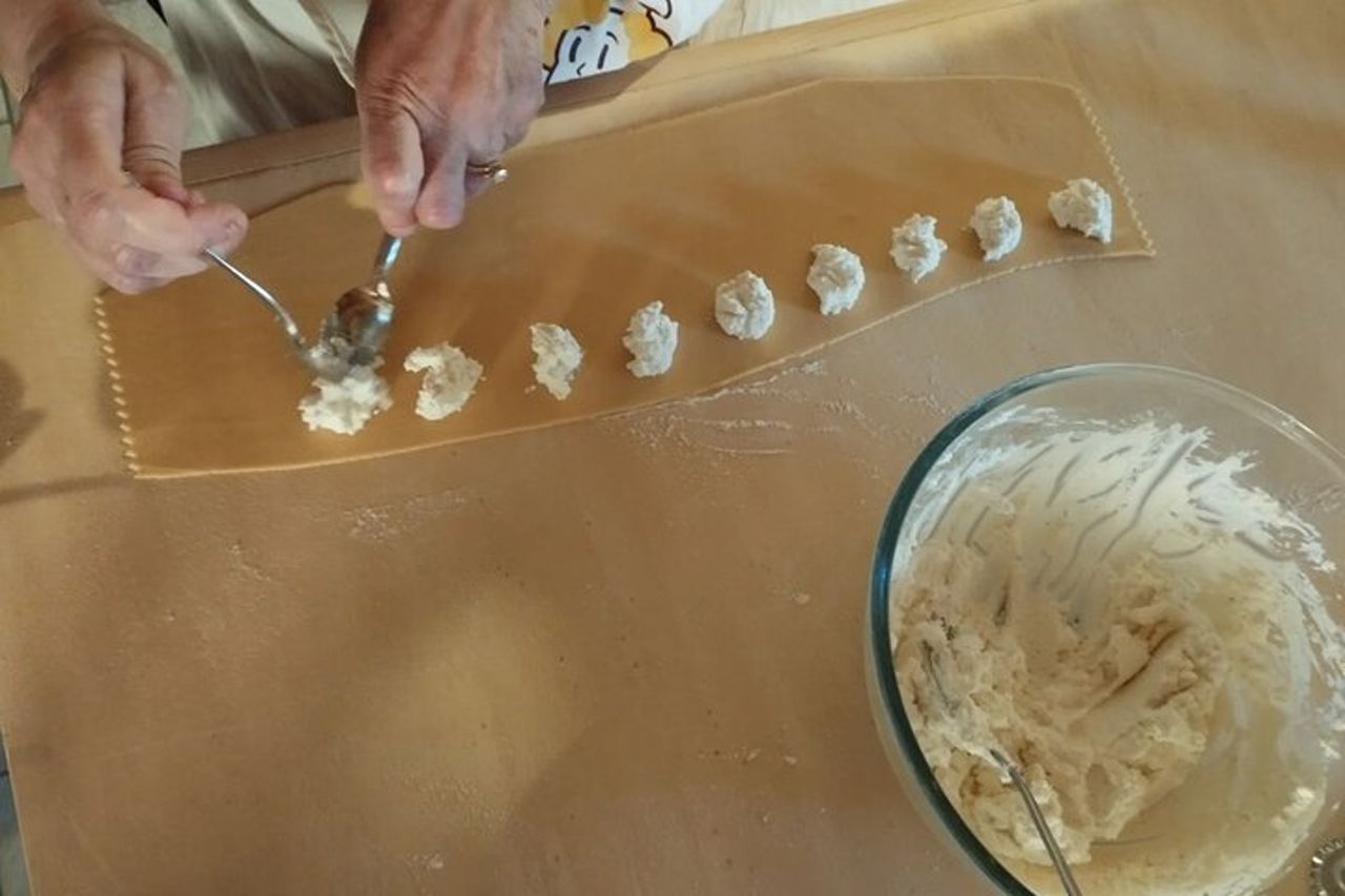 Ravioli autentici che fanno lezione nella scenografica campagna del Monferrato — 3