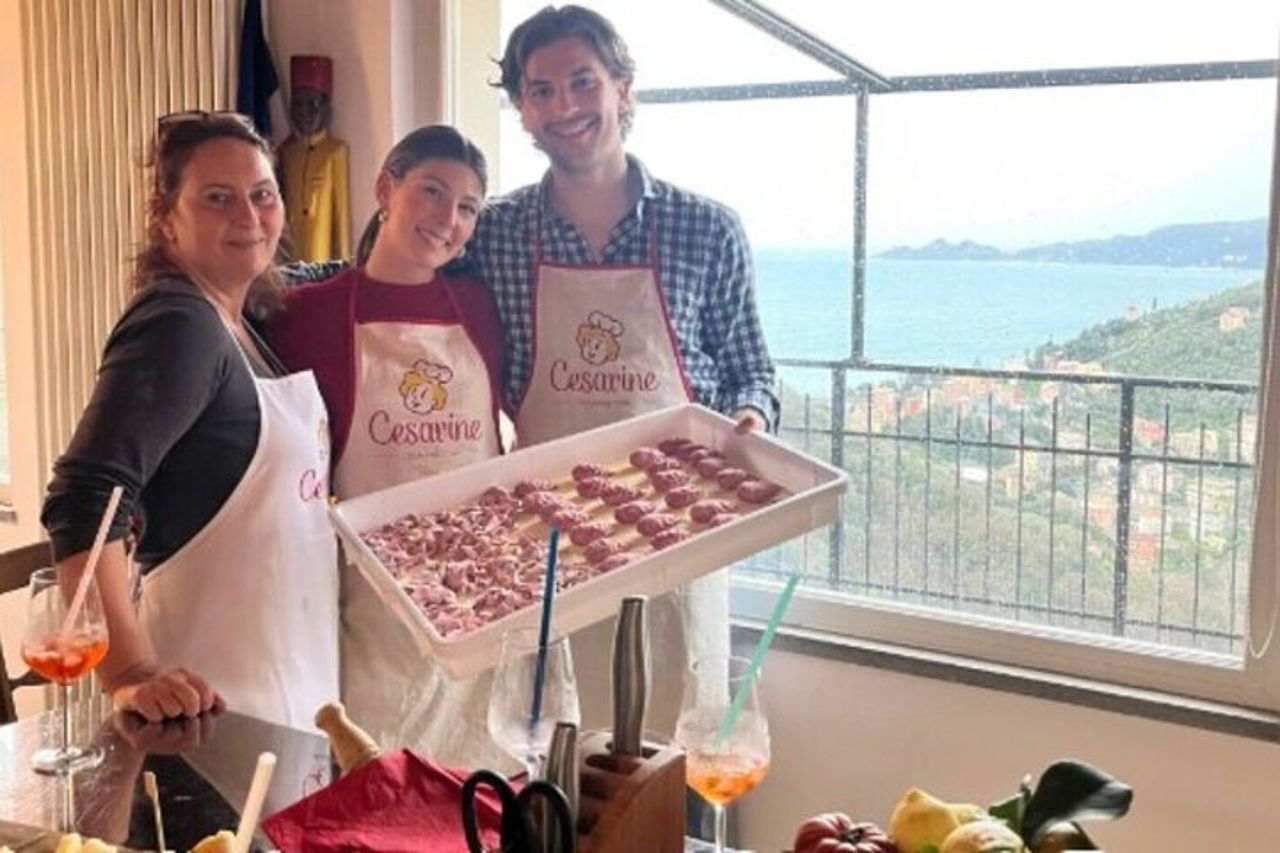 Lezione di cucina Italiana a domicilio con vista Portofino