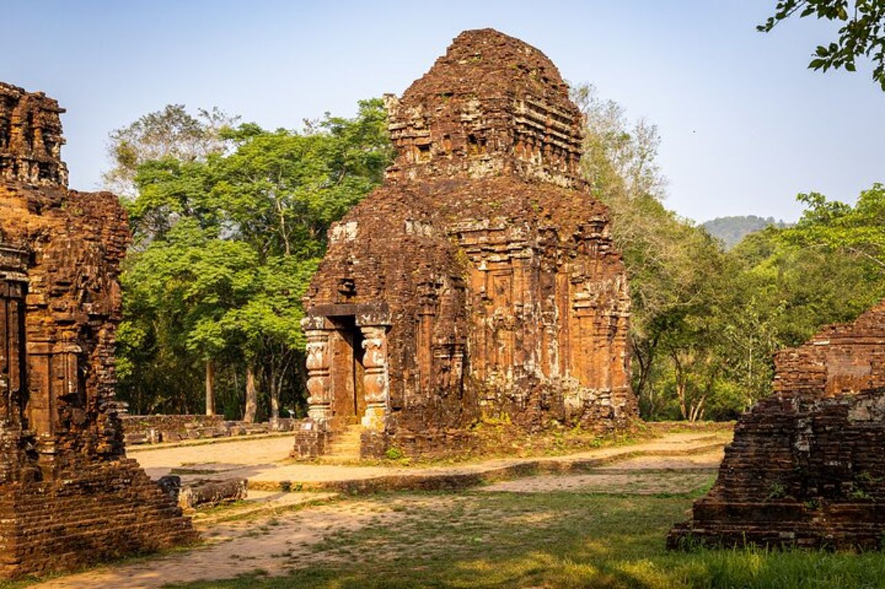 Santuario di mio figlio, cibo tradizionale con gita in barca — 6
